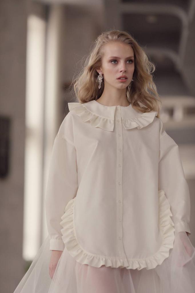 Рубашка с боковыми вырезами