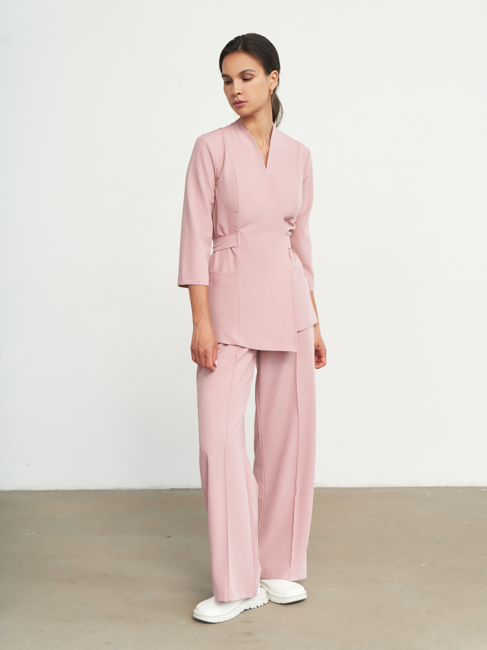 Классические брюки со стрелками пудровые KL 309