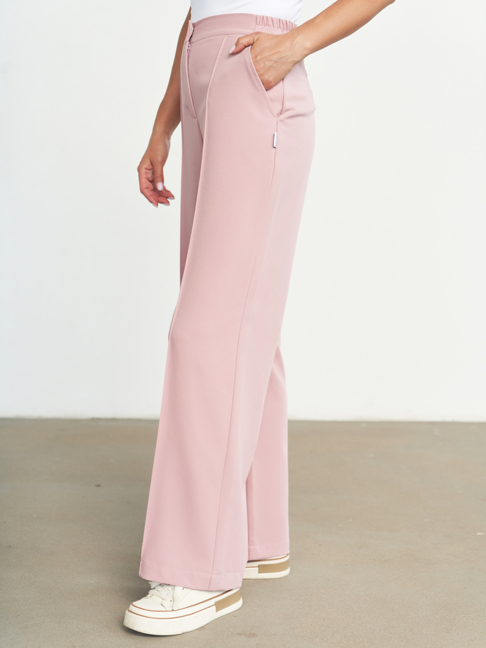 Классические брюки со стрелками пудровые KL 309