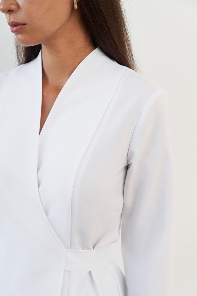 Блуза на запахе с поясом с рукавом 3/4 белая KL 211