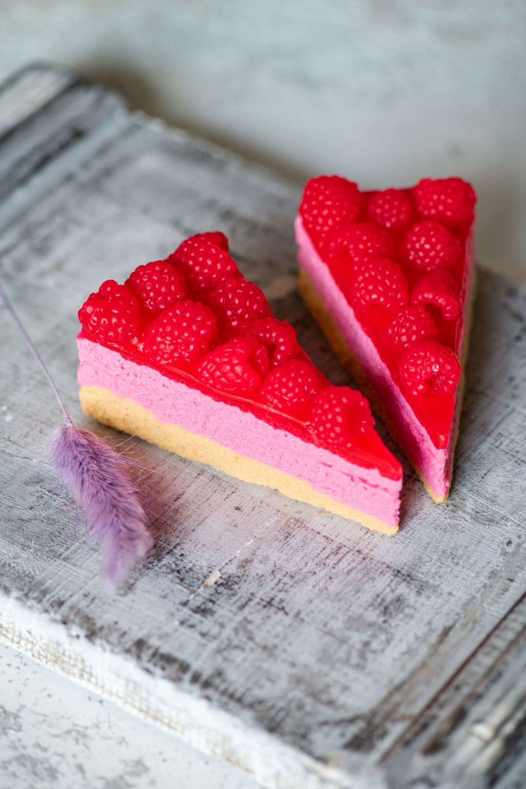 Кусочек малинового тортика - под заказ