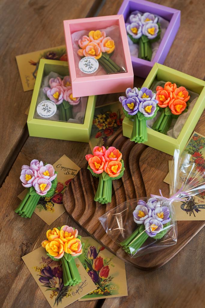 Мини букетик крокусов