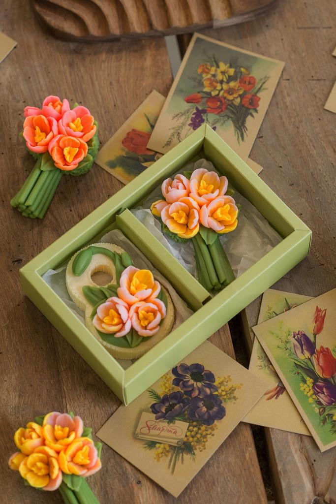 Весенний набор восьмерка с крокусами