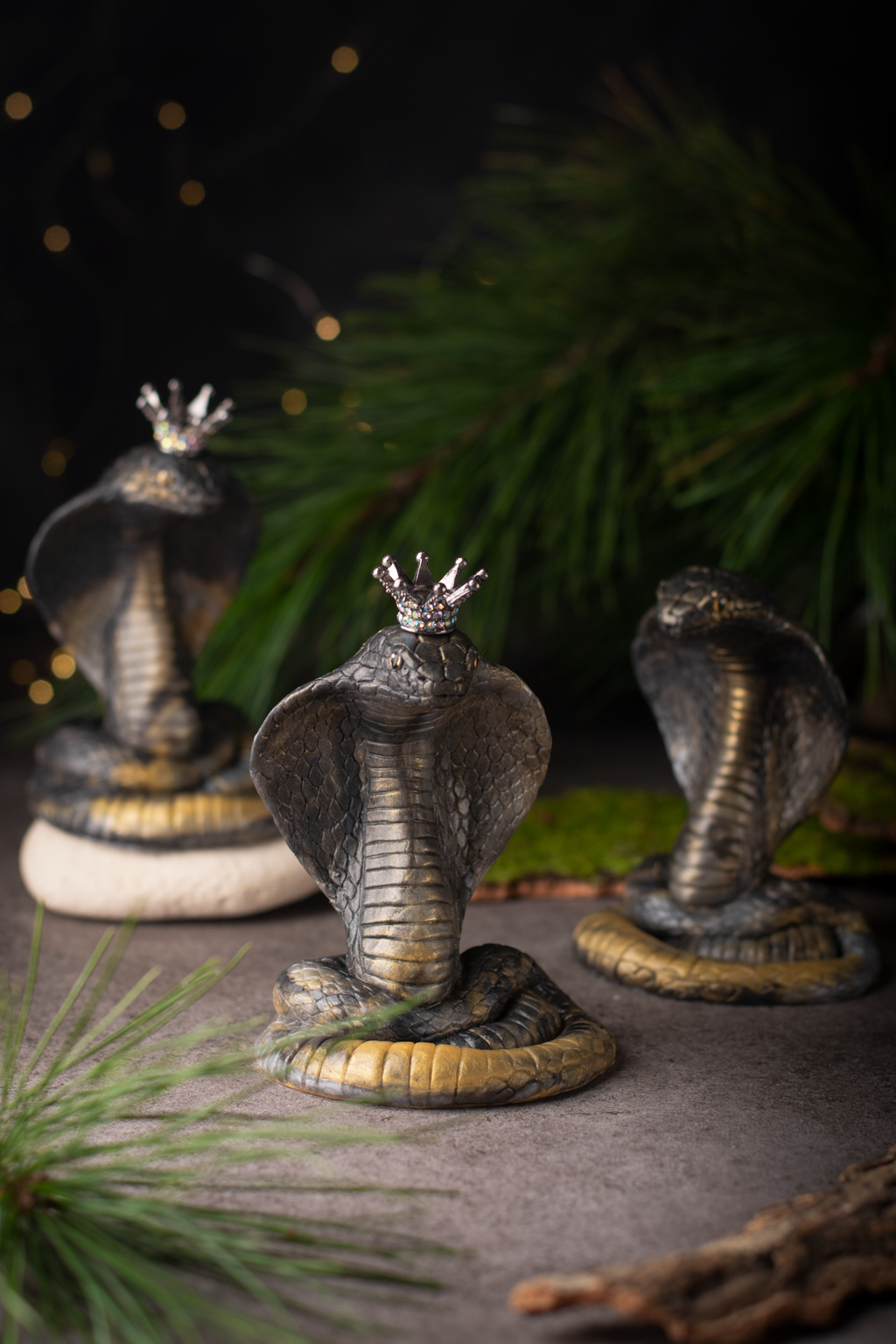 Королевская кобра с короной