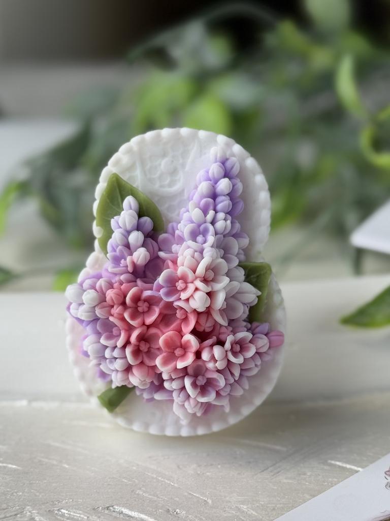 Восьмерка с сиренью