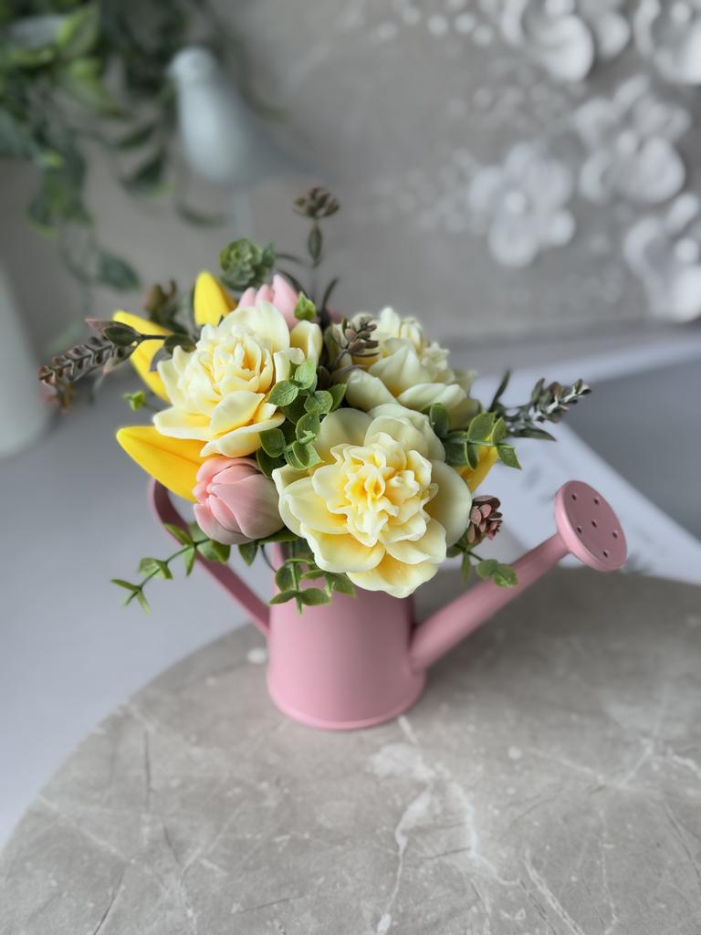 Лейка с махровыми нарциссами - под заказ