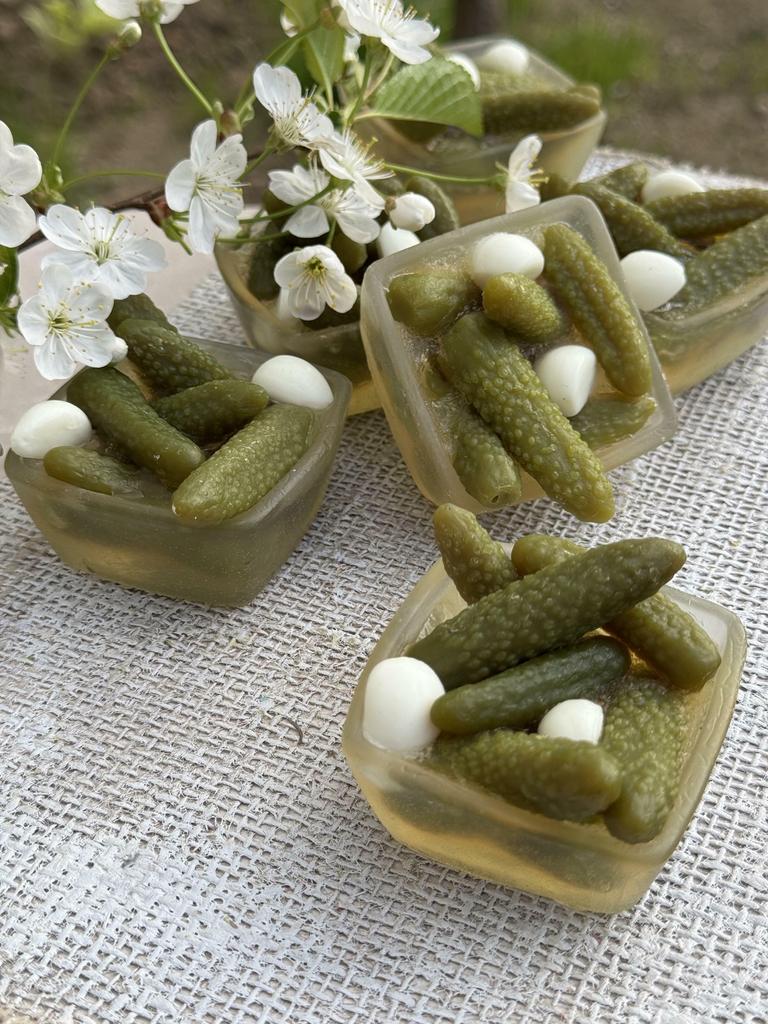 Соленые огурцы