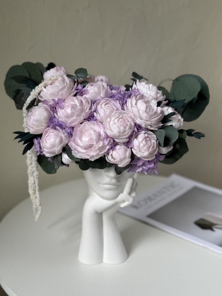 Дама с пионами в сиреневом - под заказ