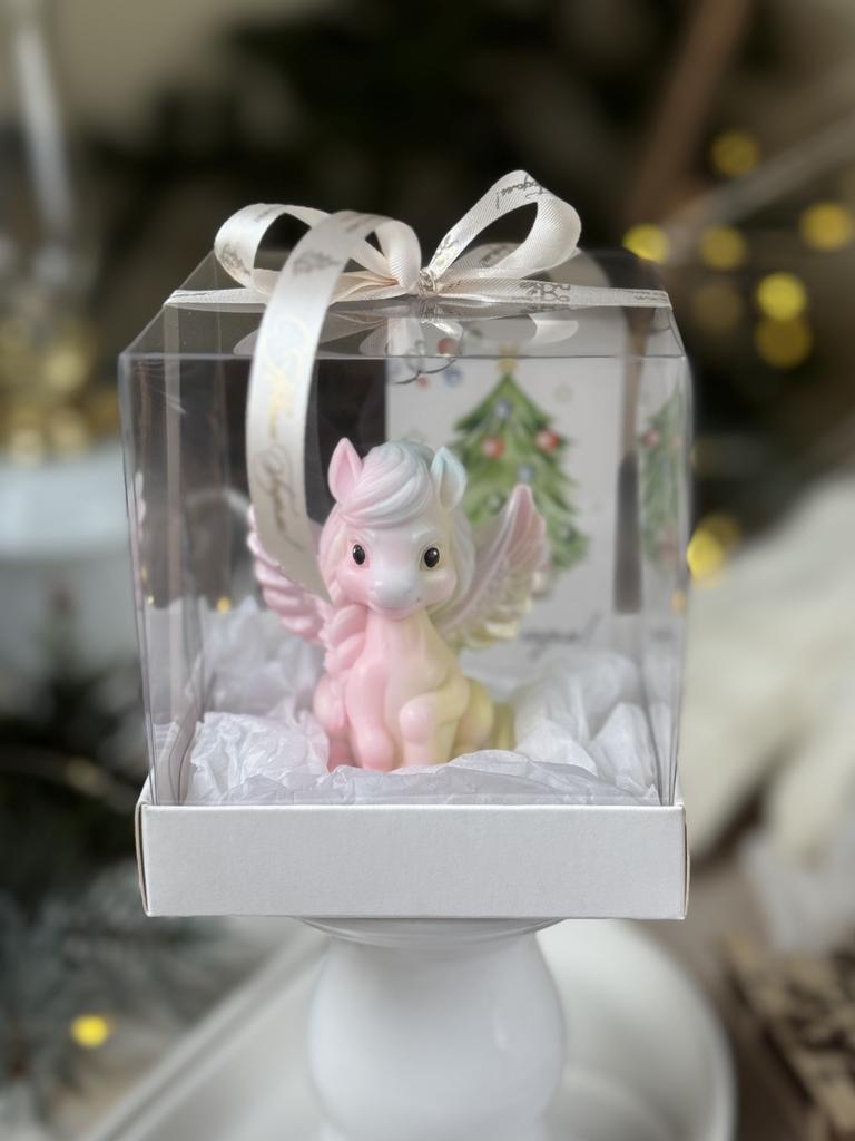 Лошадка Искорка с крыльями в коробке