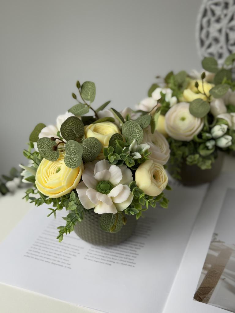 Желто-кремовые Ранункулюсы