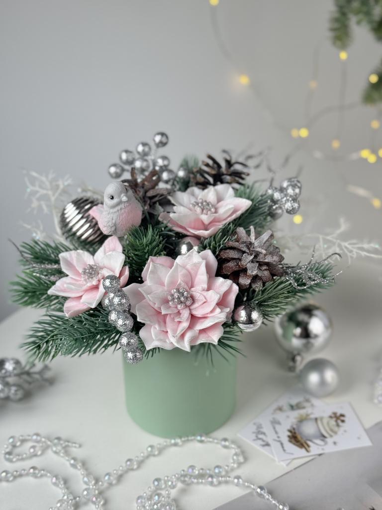 Новогодняя малая шляпная с розовой пуансеттией