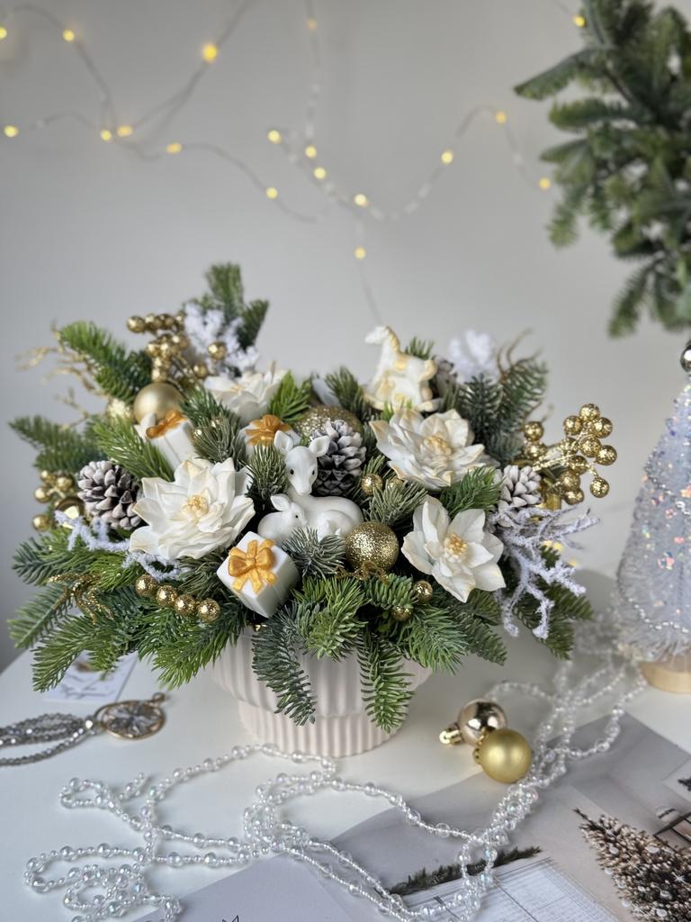 Золотая пуансеттия в керамической вазе (большой)