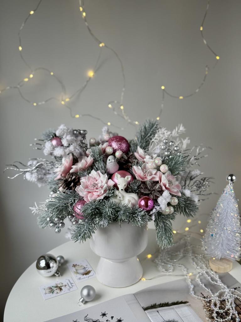 Новогодняя композиция "Розовая мечта"