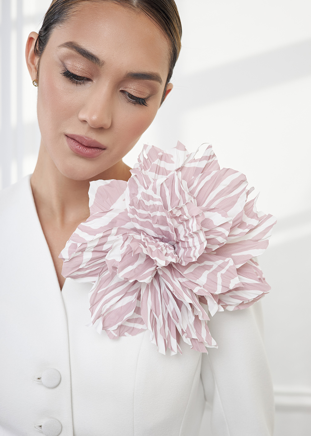 Pion розовая зебра