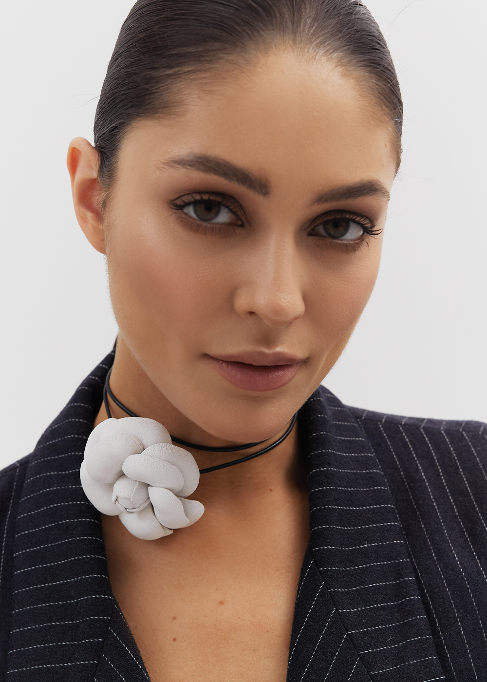 Камелия белая 8см