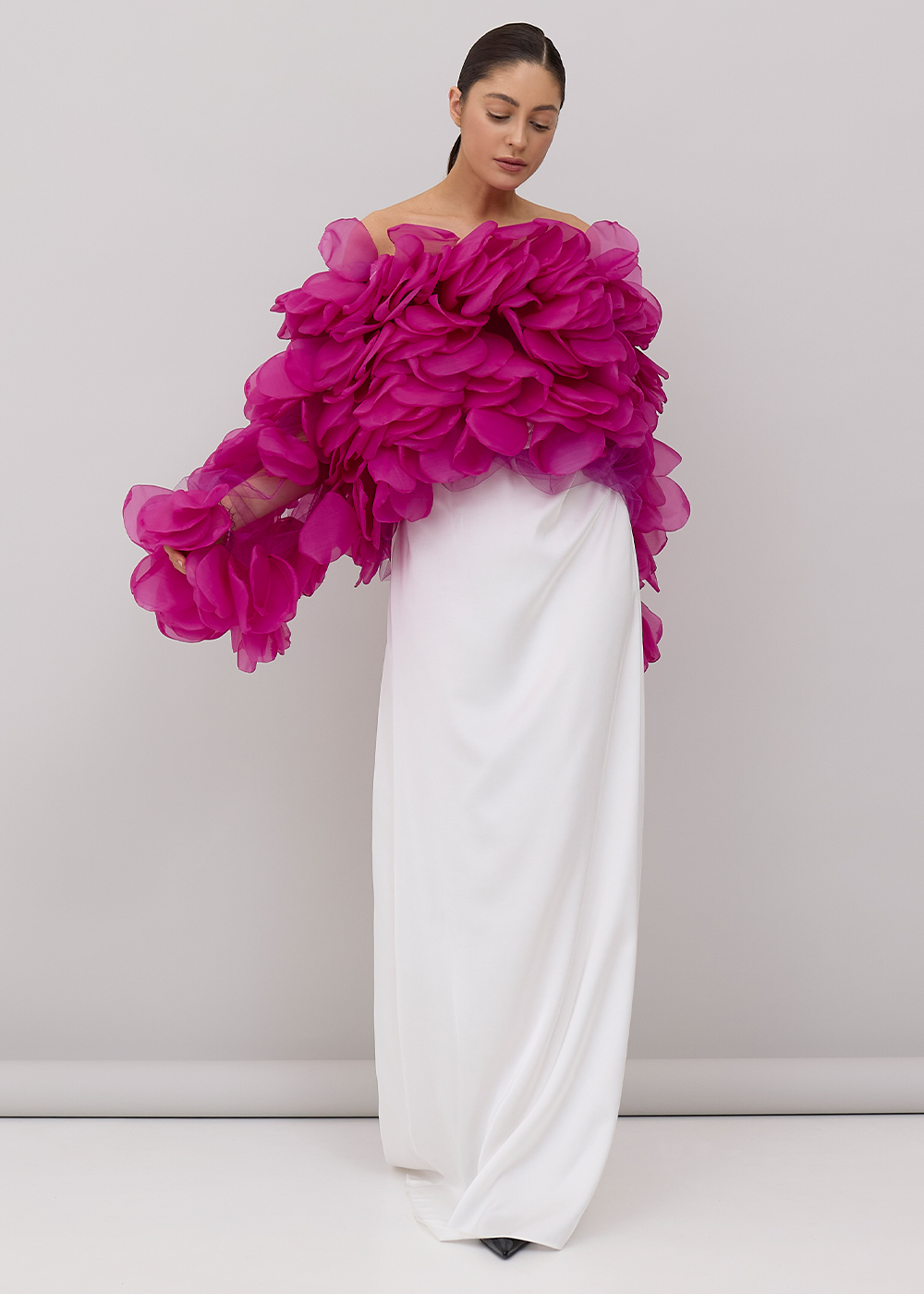 Блуза из лепестков фуксия