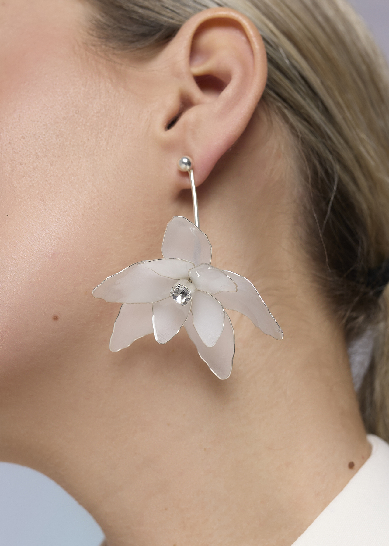 Пуссета фиалка молочная