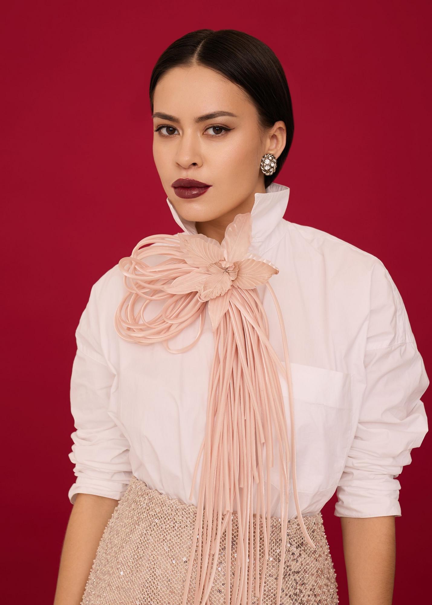 Орхидея, бежевая