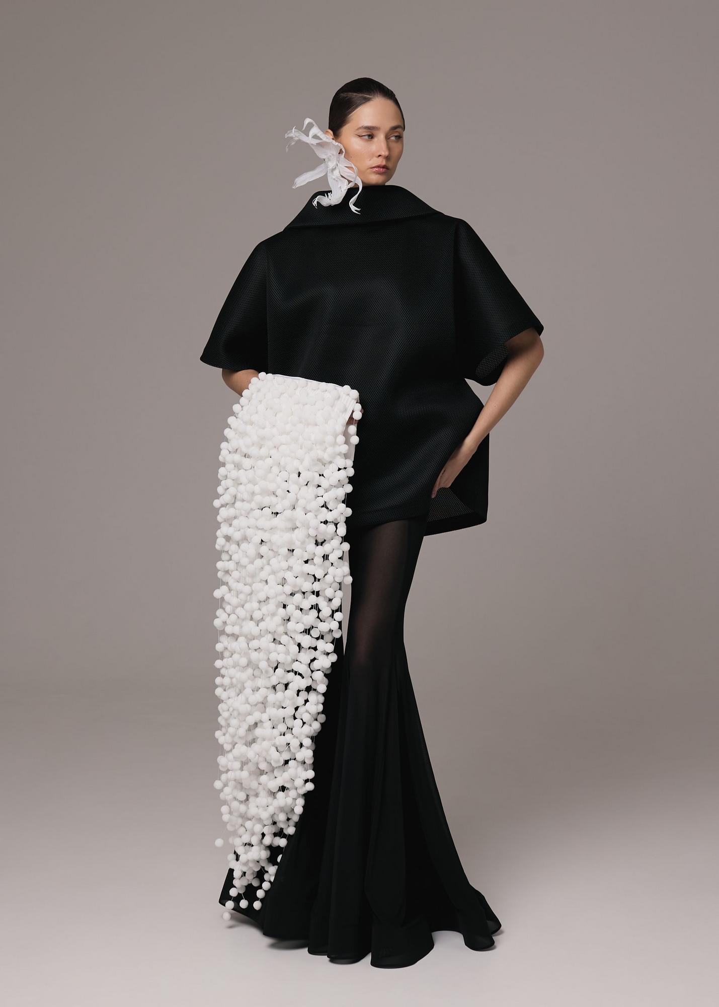 Топ из объемного неопрена, черный