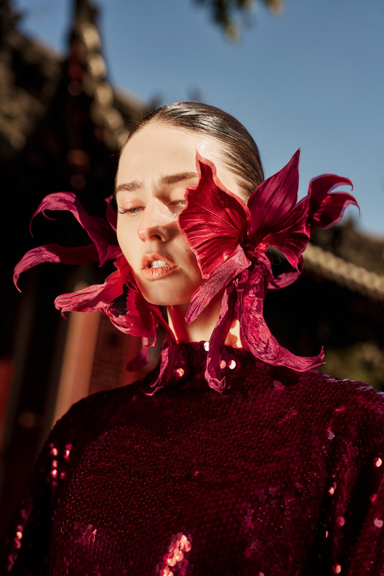 Моносерьга орхидея, бордо