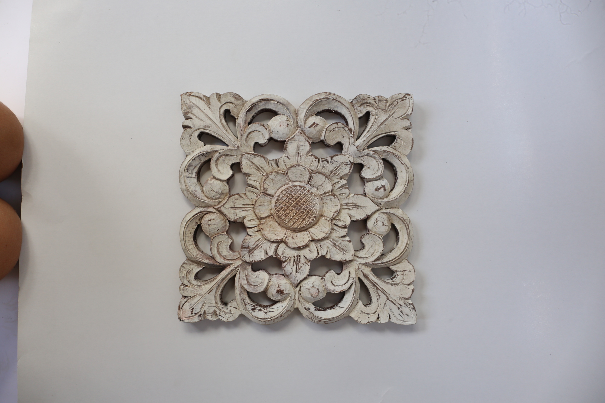 Резное панно ручной работы из дерева (2)