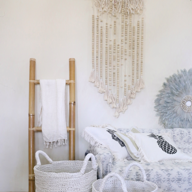 Макраме настенное с деревянными бусинами