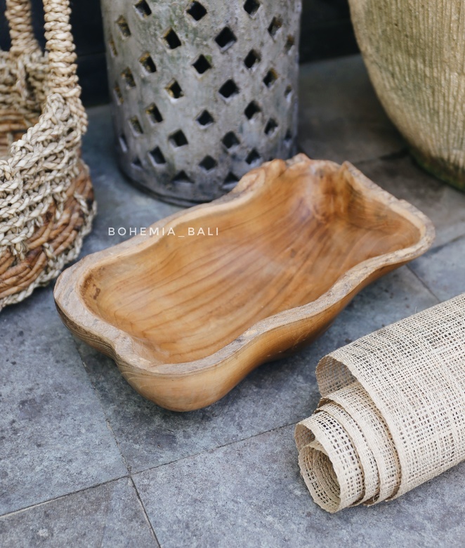 Блюдо из дерева тик