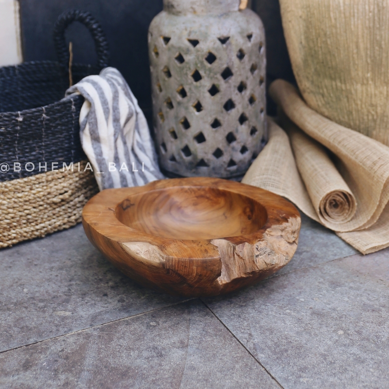 Блюдо из дерева тик