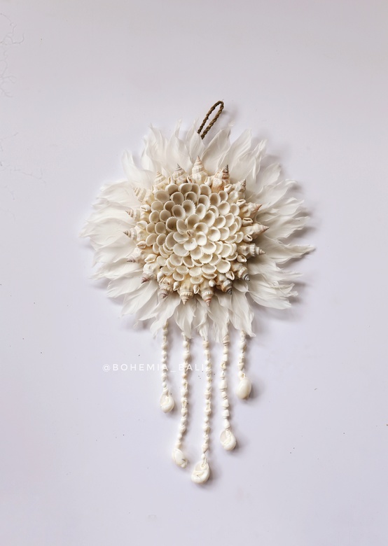 Украшение из ракушек