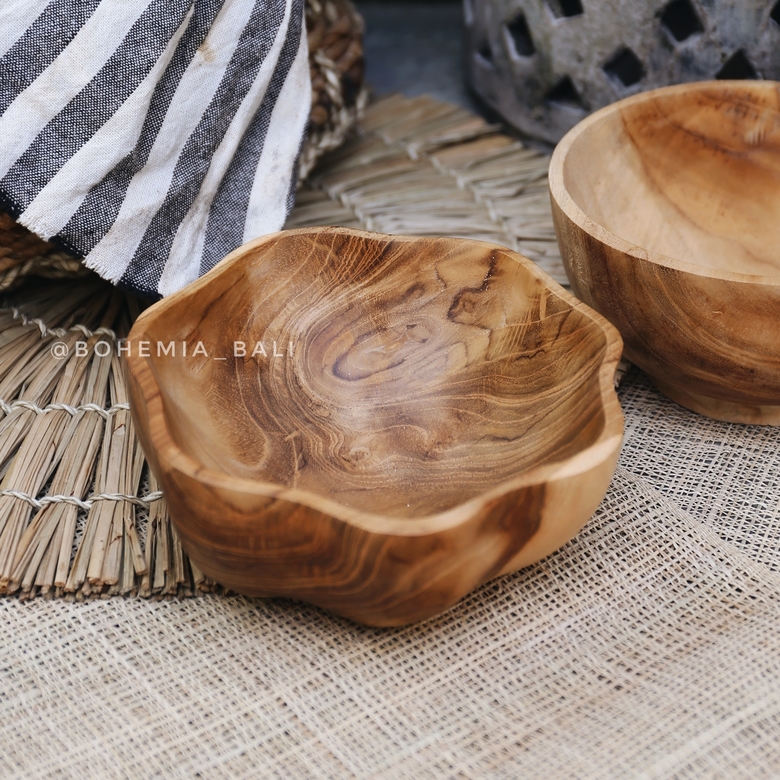 Чаша из дерева тик