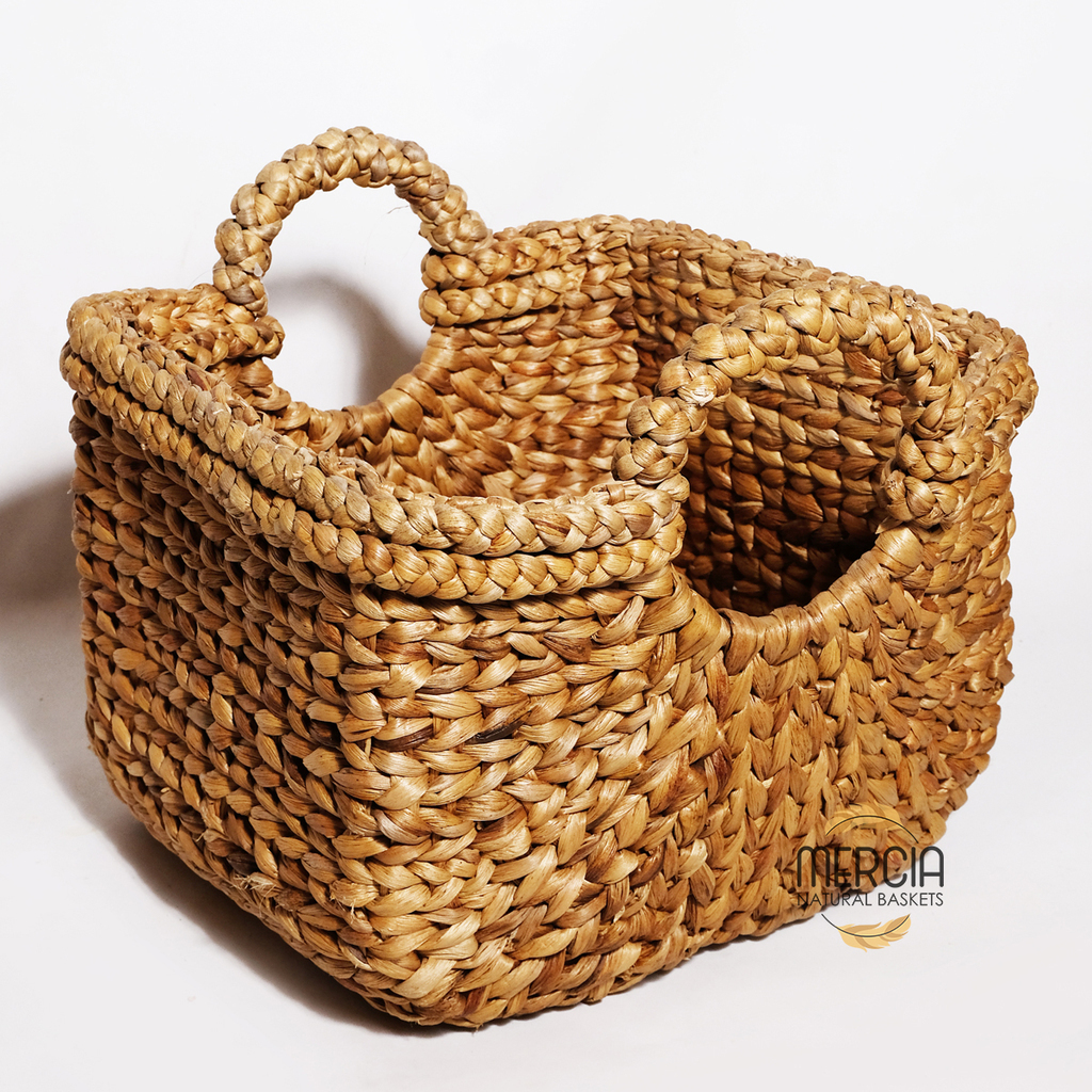 Basket Water hyacinth 106