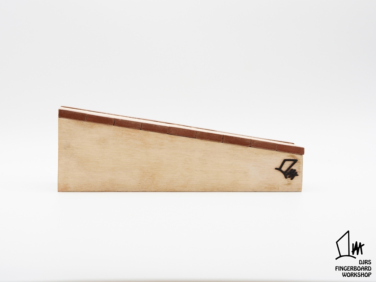 Фигура фингерборд DJRS WOOD ANGLE BOX DOUBLE BRICK