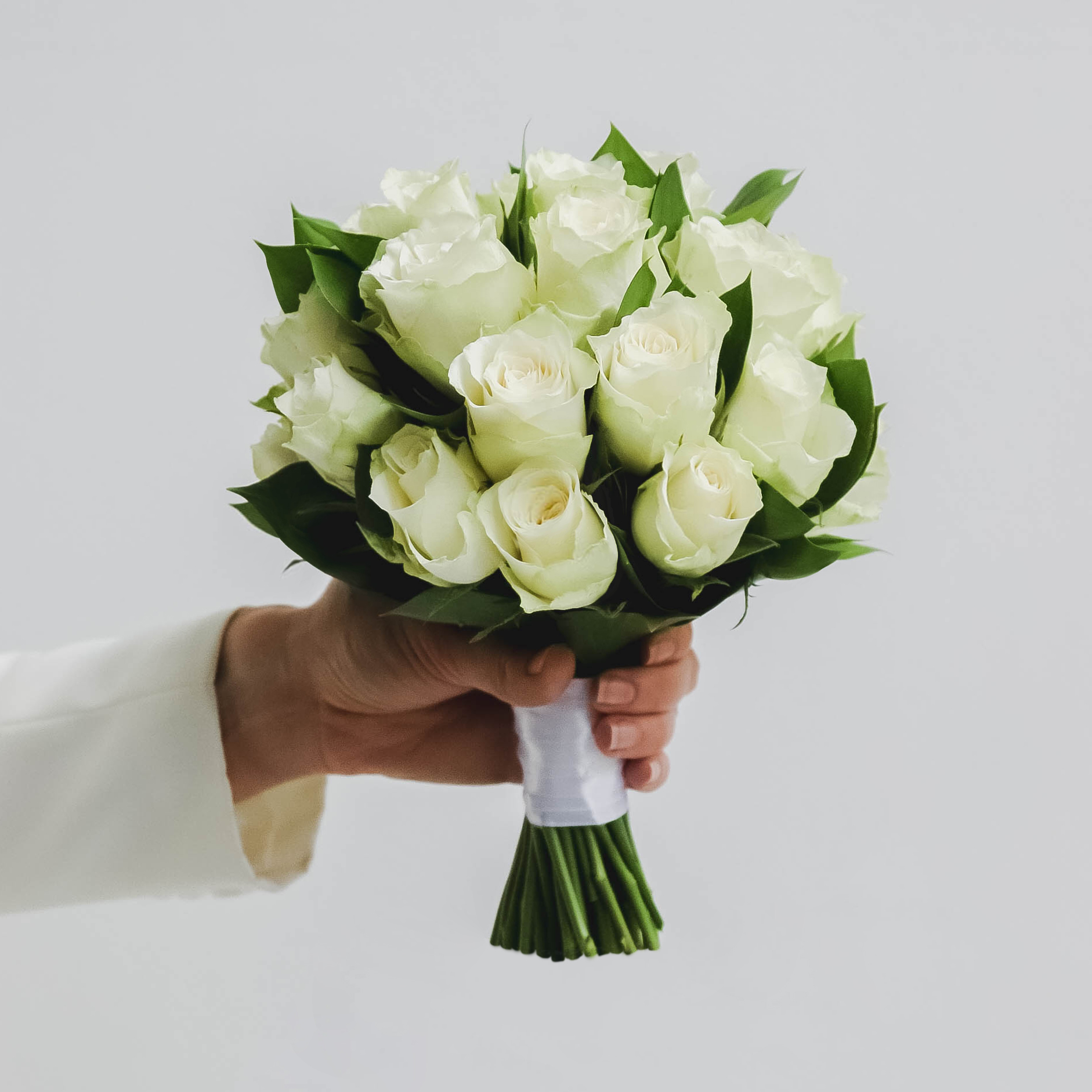 Cвадебный букет из роз MINI WHITE GREEN