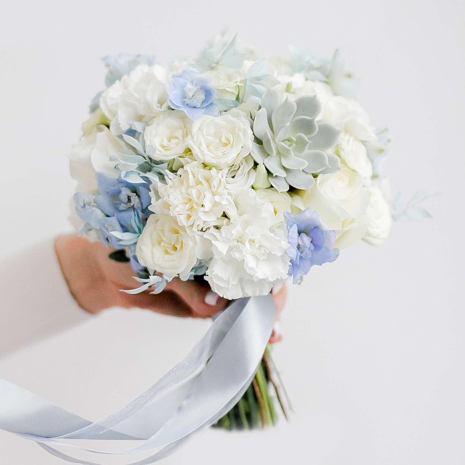 Бело-голубой букет невесты SEA BLUE