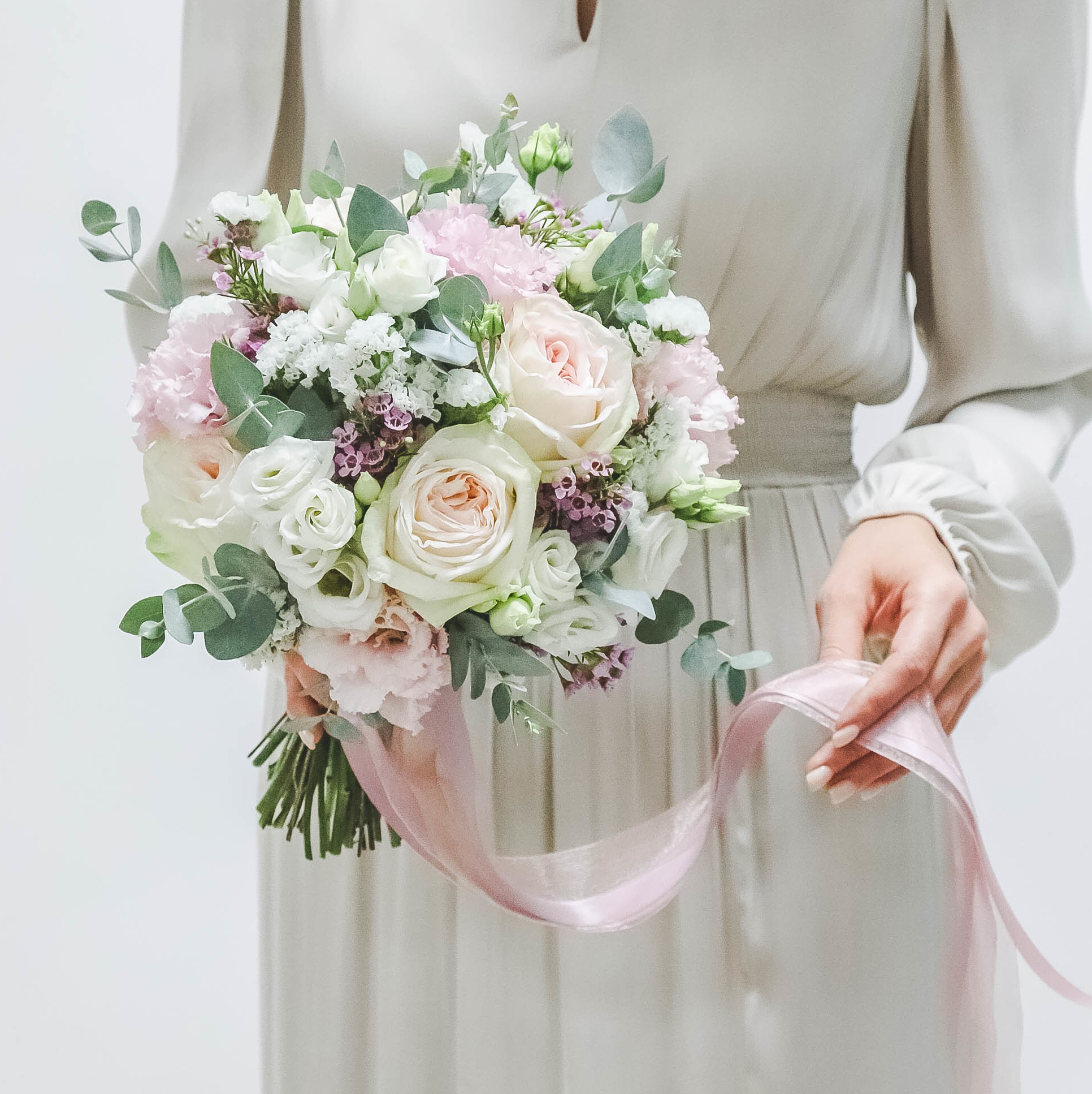 Букет невесты из эустомы и роз DELICATE PINK