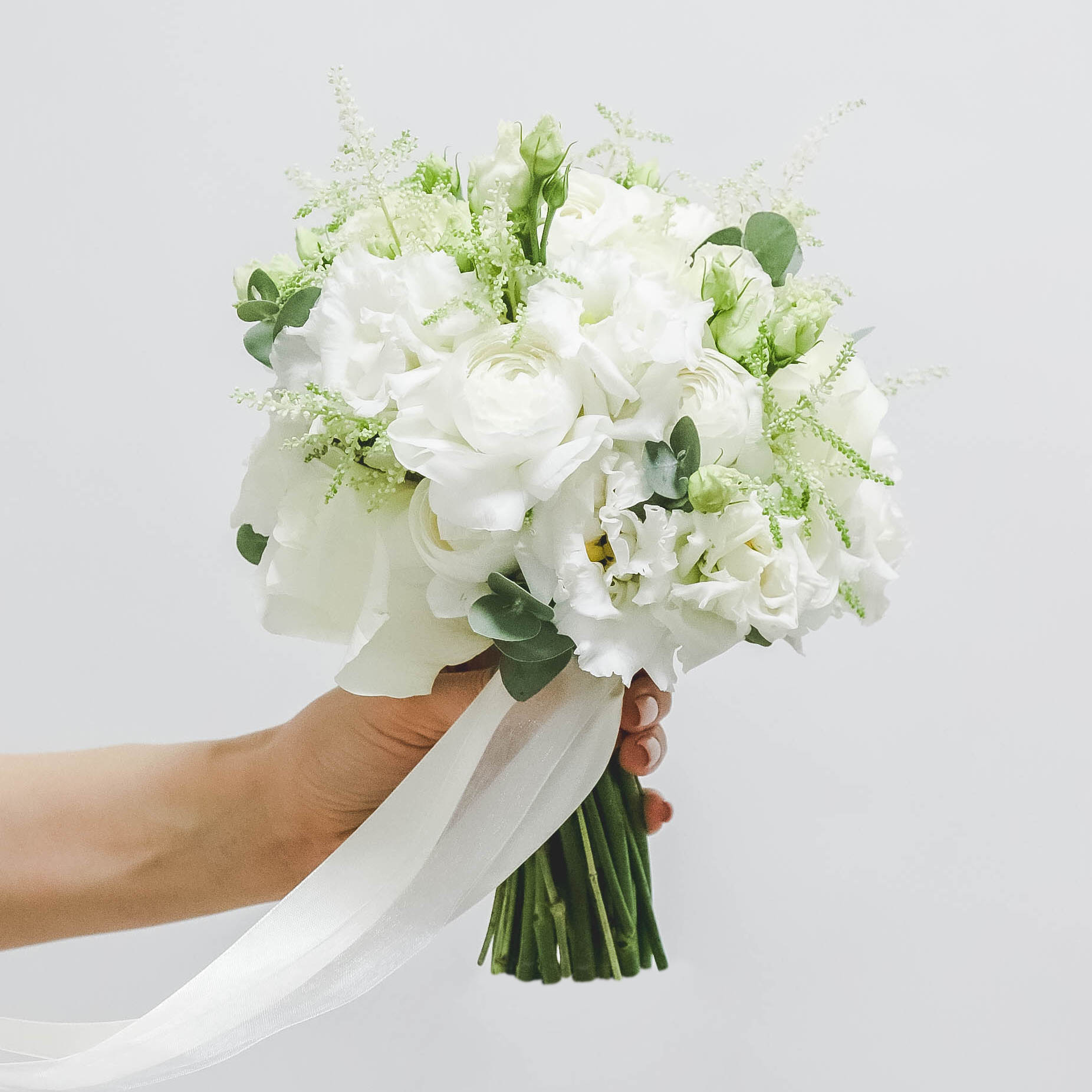 Свадебный букет из ранункулюсов DELICATE WHITE