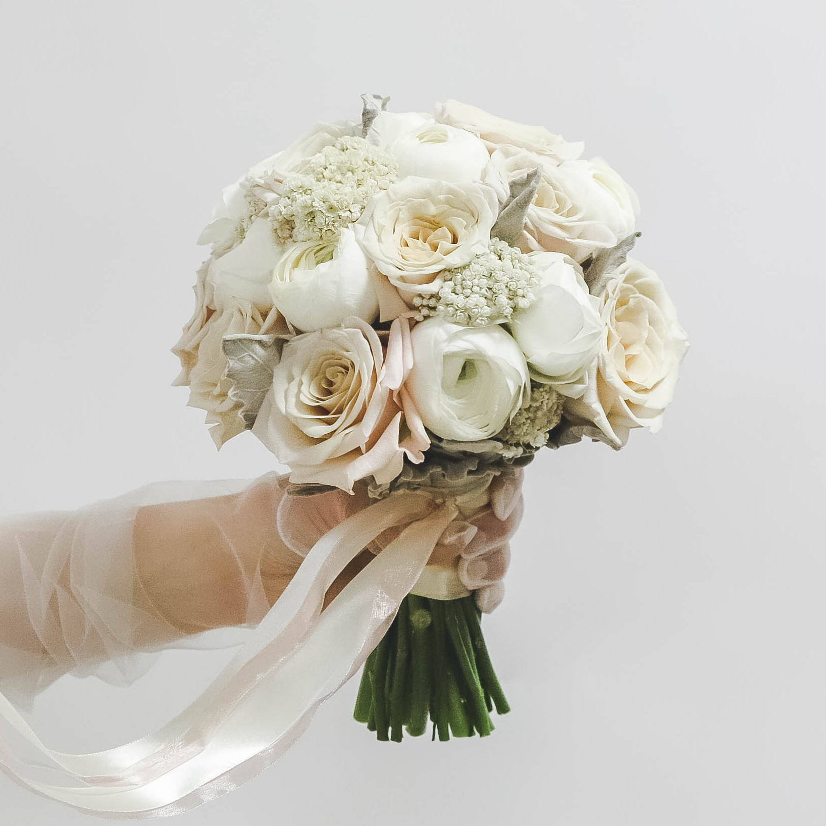 Свадебный букет из ранункулюсов COCOA GREY