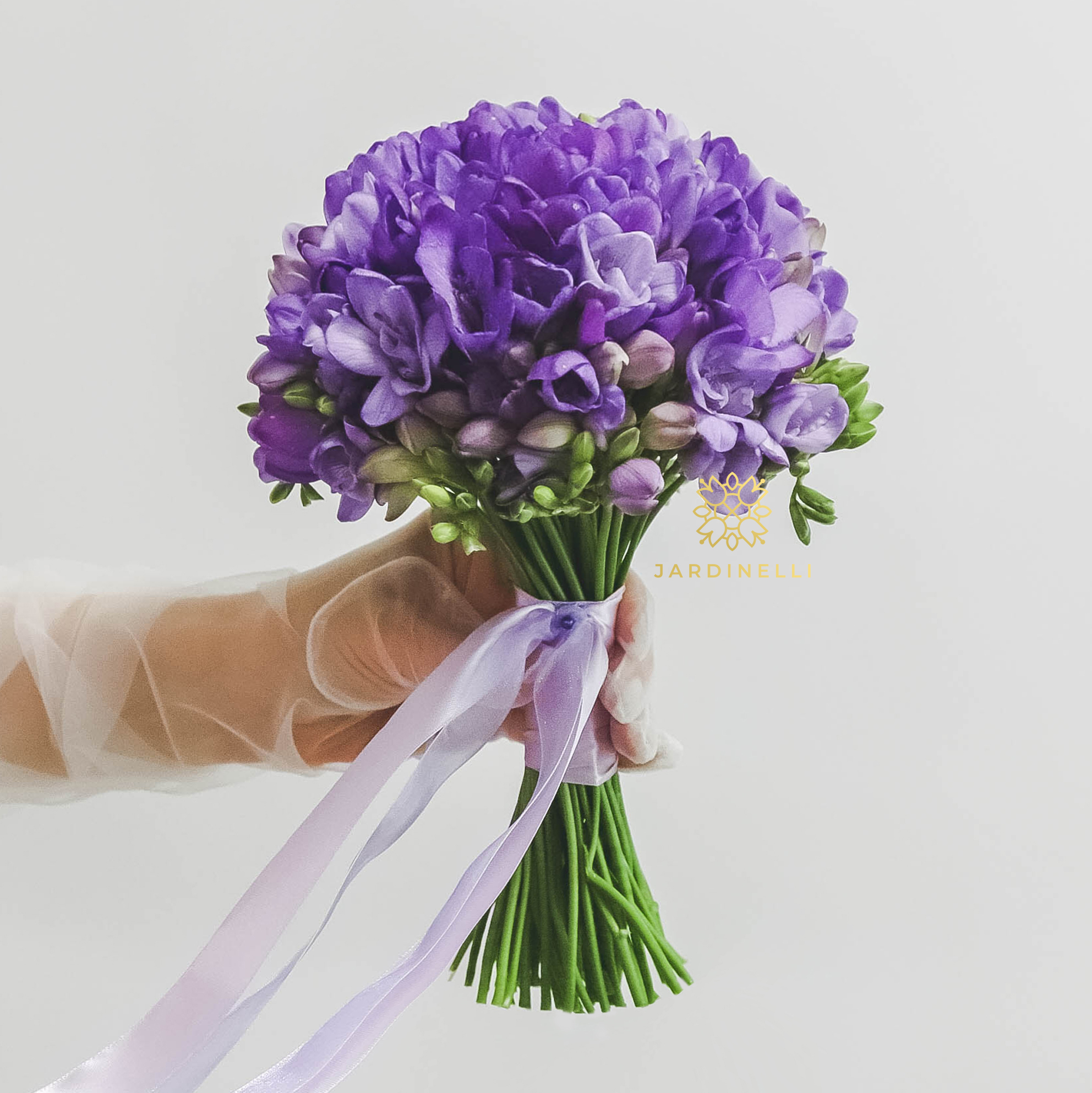 Свадебный букет из фрезий LILAC