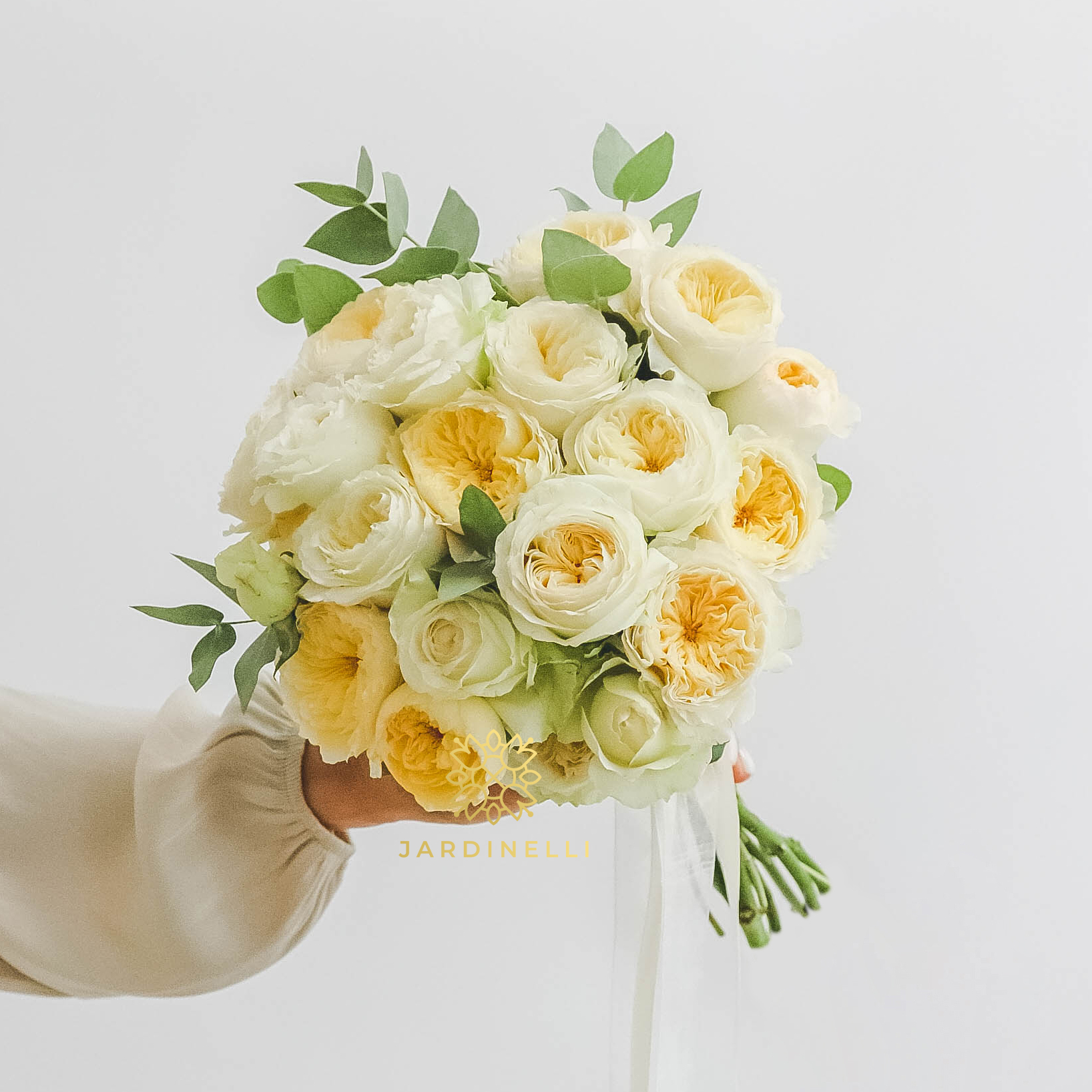 Cвадебный букет из пионовидных роз CATALINA