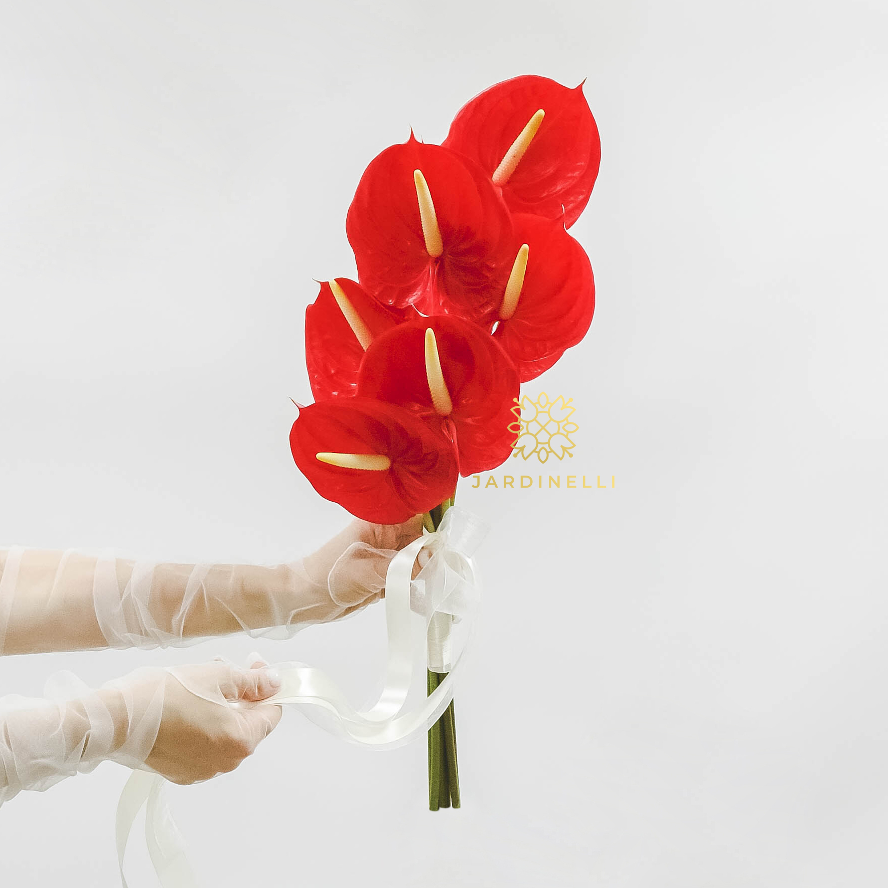 Свадебный букет из красных антуриумов RED