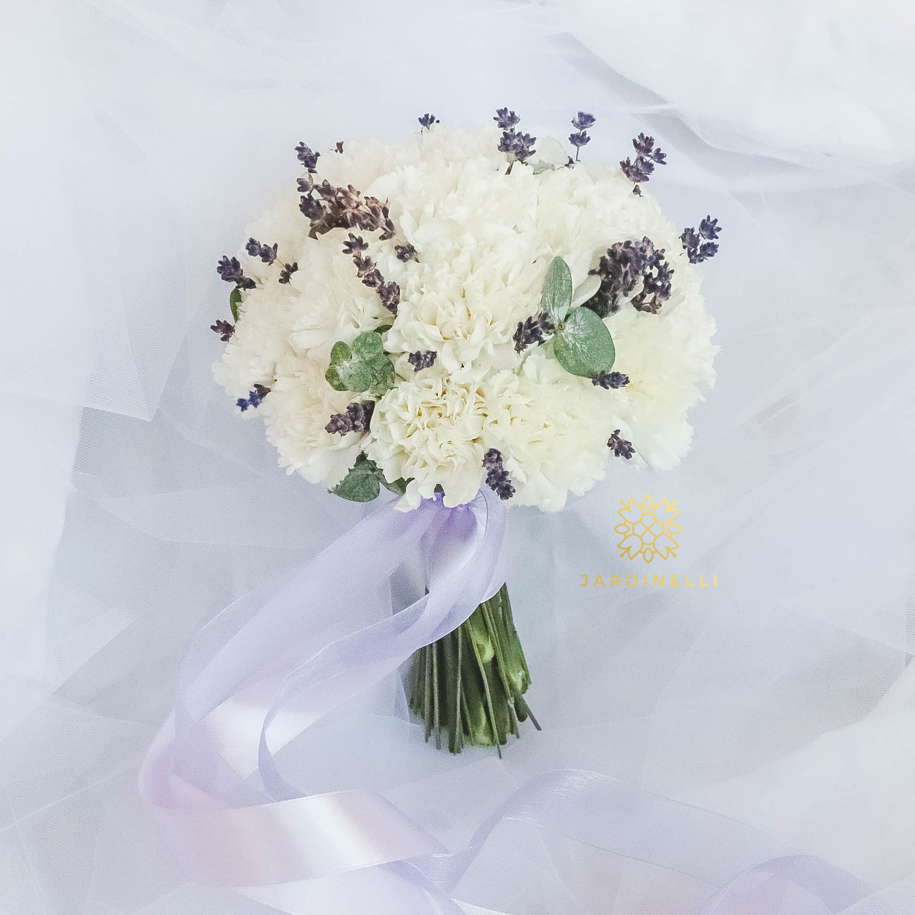 Свадебный букет из диантуса и лаванды PROVENCE