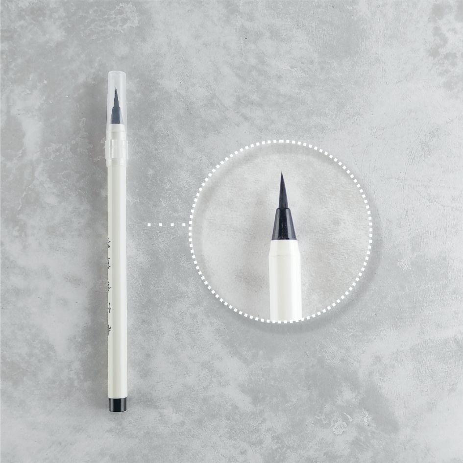 Маркер-кисть (черный цвет/белый корус)