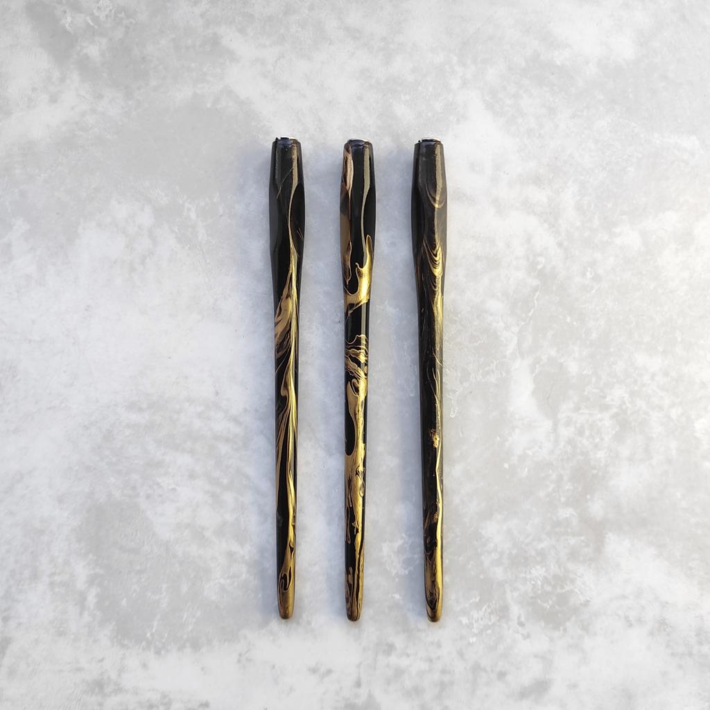 прямой держатель с эргономичным захватом "черно-золотой мрамор" / дерево+металл