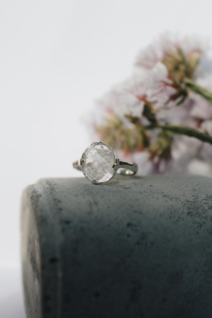 Кольца с херкимерским алмазом