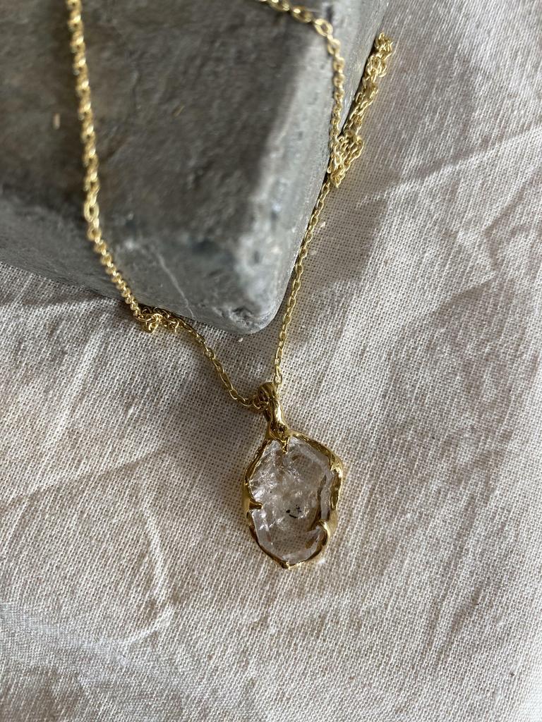 Подвеска с херкимерским алмазом