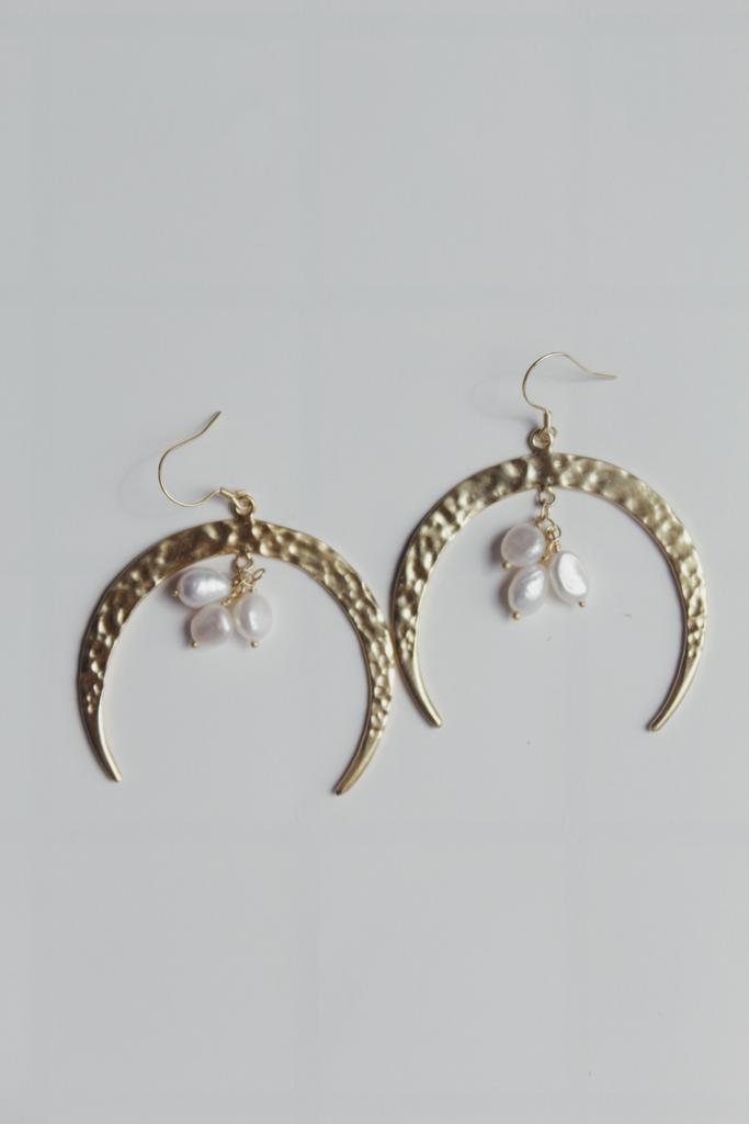 Серьги-Луны в позолоте с жемчугом