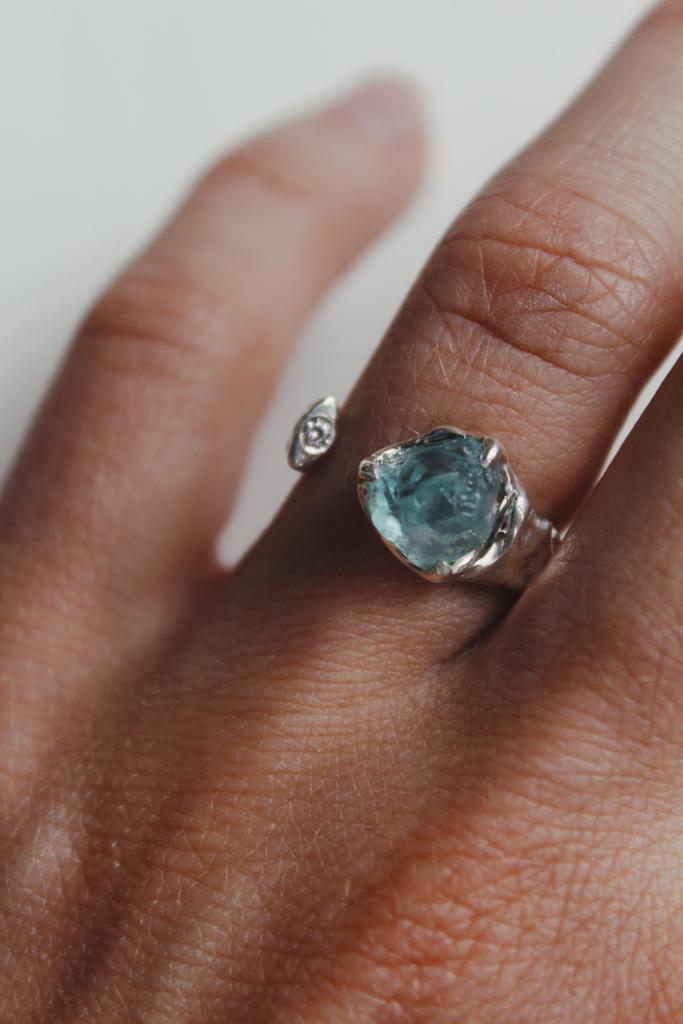 Кольцо с апатитом adj