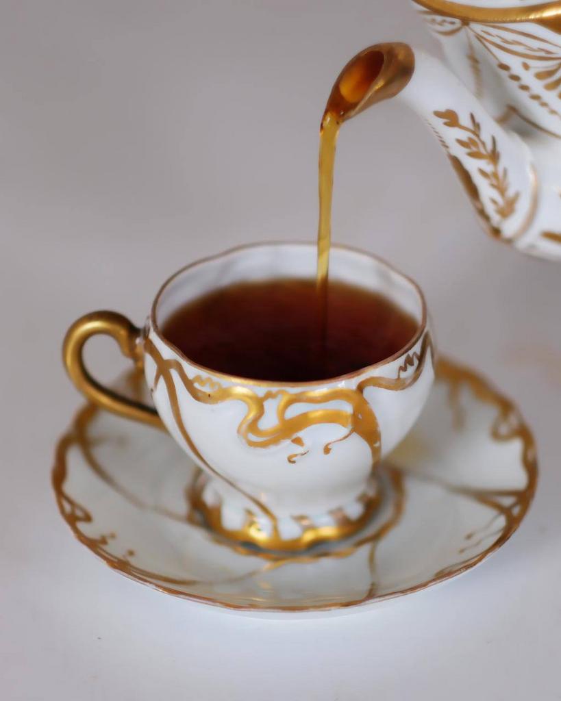 Коллекционная кофейная пара в стиле модерн