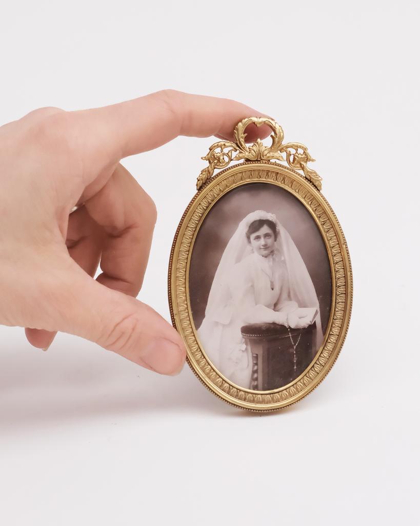 Миниатюрная рамка для фото начала XX века
