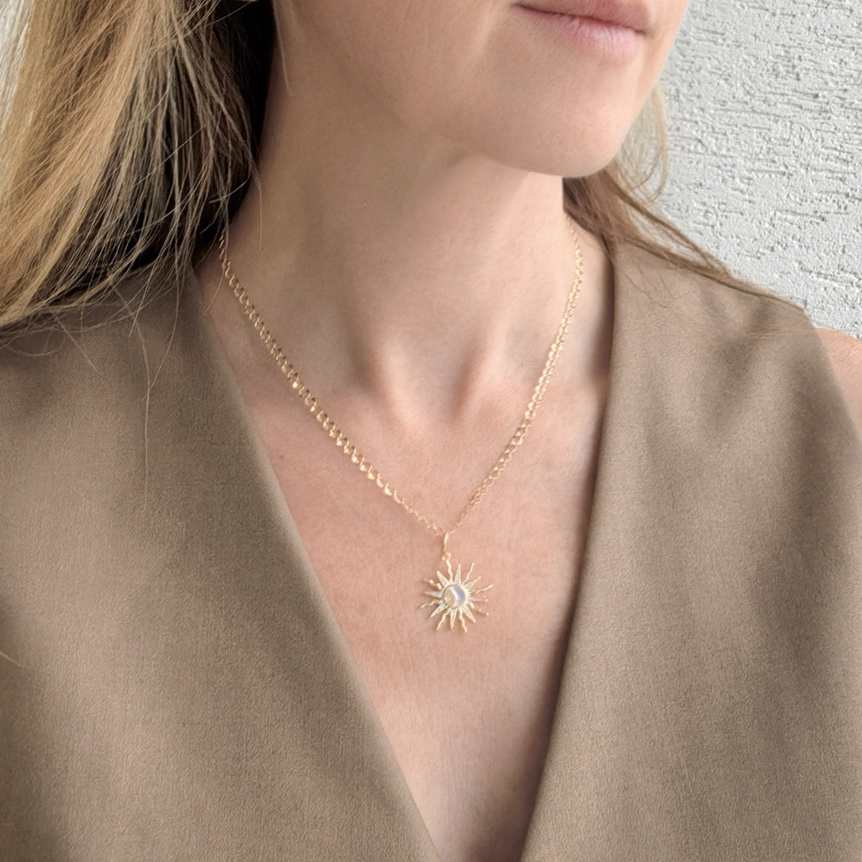 колье солнце перламутр